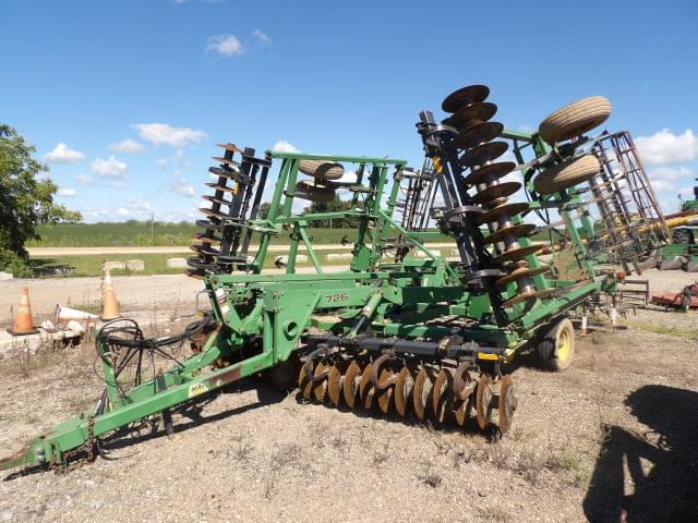 Image of John Deere 726 Image 0
