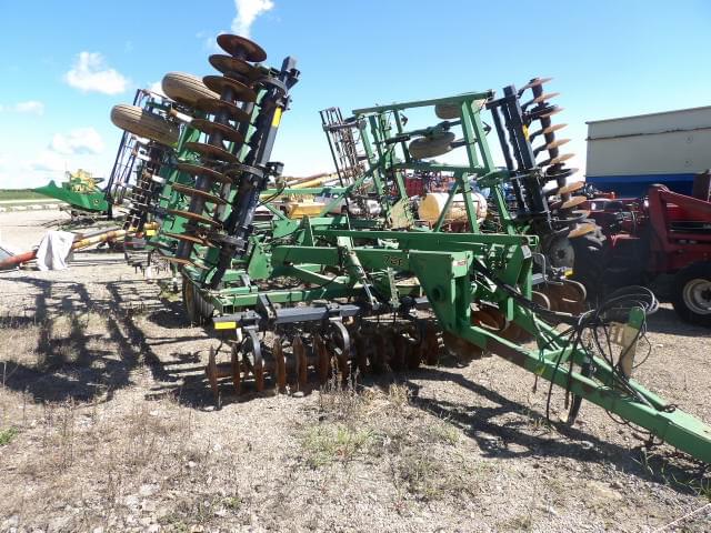 Image of John Deere 726 Image 1