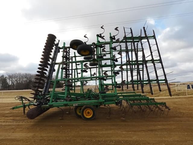 Image of John Deere 726 equipment image 3