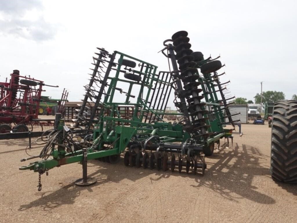 John Deere 726 Equipment Image0