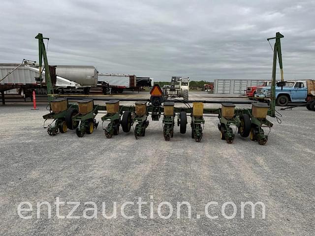 Image of John Deere 7300 equipment image 3