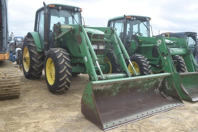 Image of John Deere 7320 equipment image 3