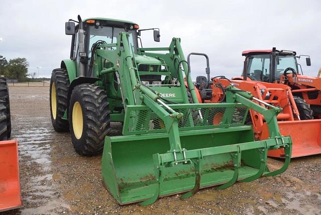 Image of John Deere 7330 equipment image 3