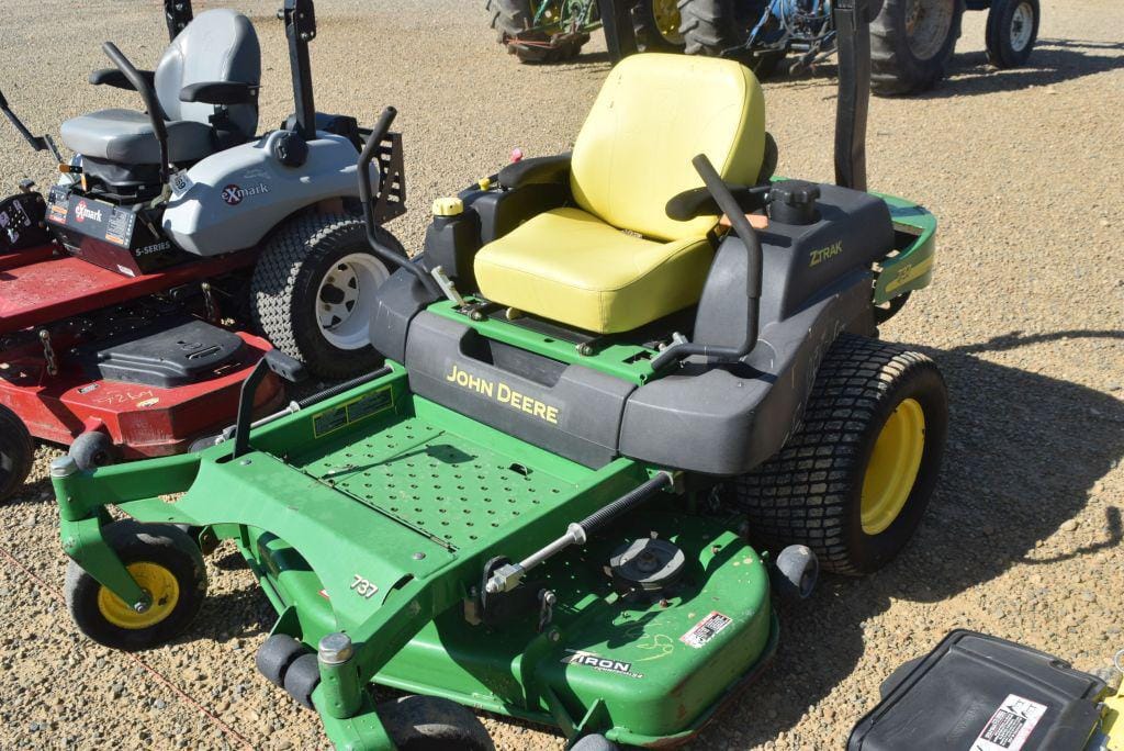 Main image John Deere 737