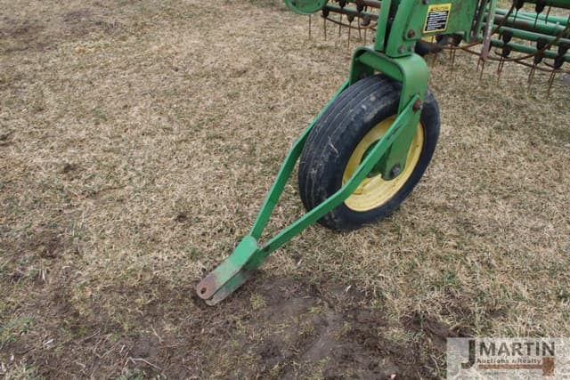 Image of John Deere 74 equipment image 4