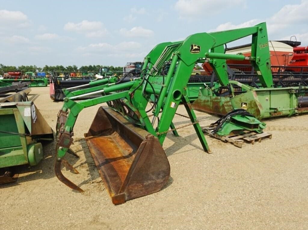 John Deere 740 Equipment Image0