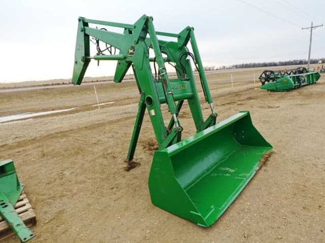 Image of John Deere 740 equipment image 1