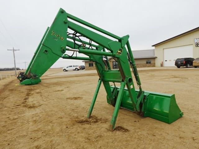 Image of John Deere 740 equipment image 3