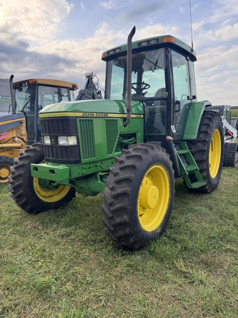 Image of John Deere 7400 Primary image