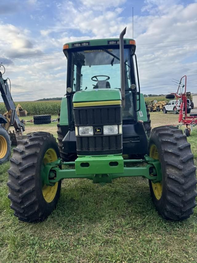 Image of John Deere 7400 equipment image 2