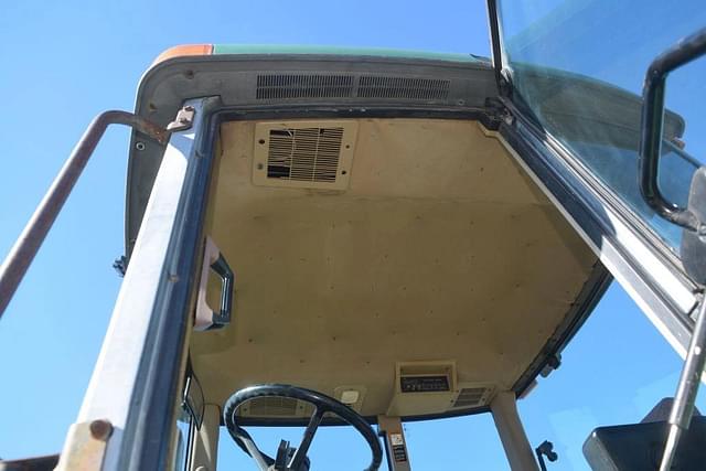 Image of John Deere 7410 equipment image 4