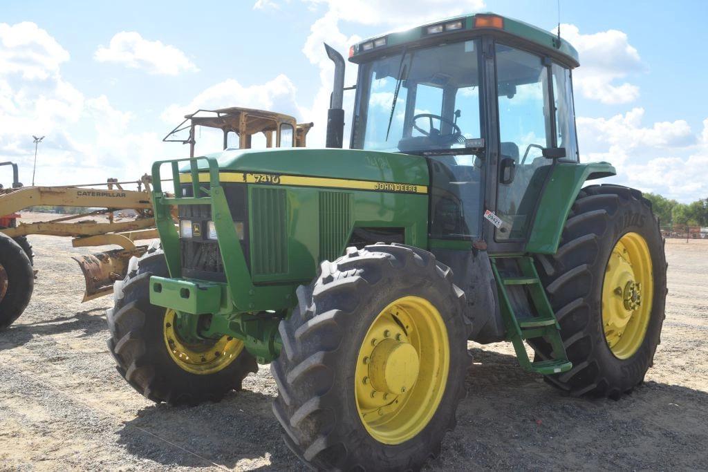 Image of John Deere 7410 Primary image