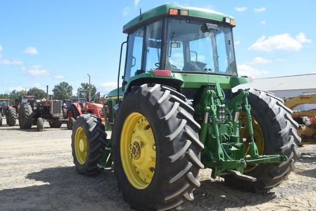 Image of John Deere 7410 equipment image 1