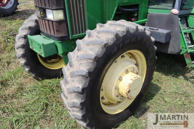 Image of John Deere 7410 equipment image 4