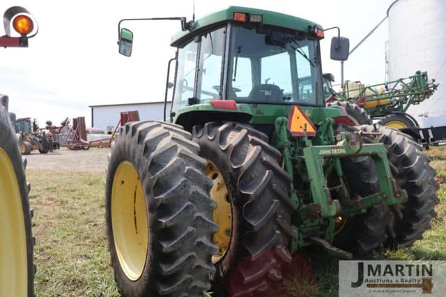 Image of John Deere 7410 equipment image 3