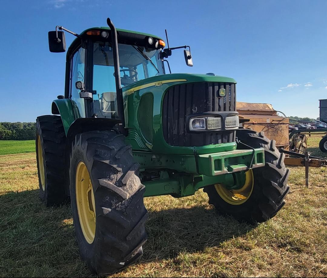 Image of John Deere 7420 Primary image