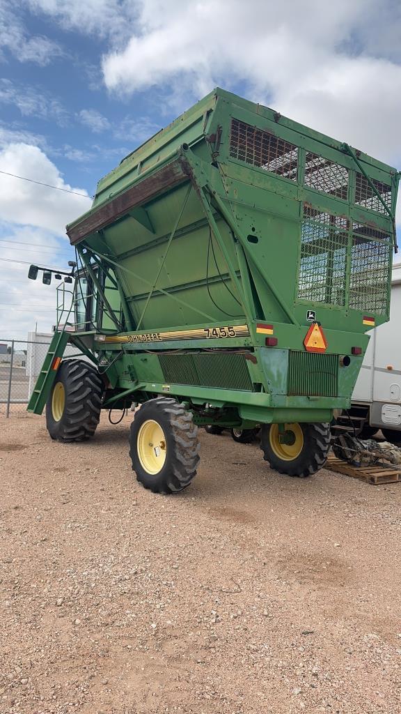 Image of John Deere 7455 equipment image 2