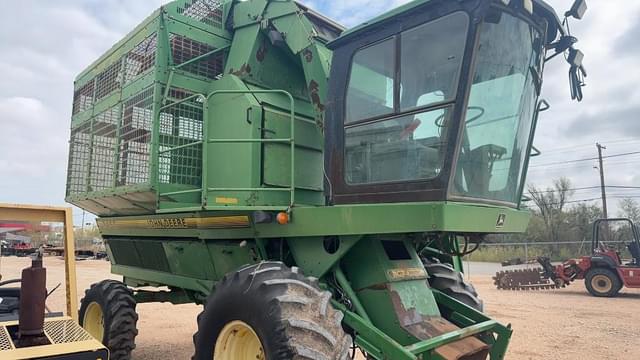 Image of John Deere 7455 equipment image 1