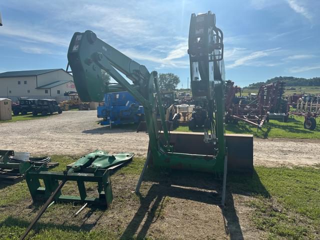 Image of John Deere 746 equipment image 4