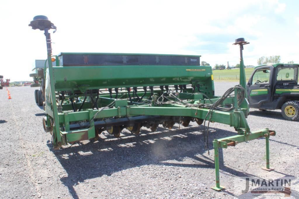 John Deere 750 Equipment Image0
