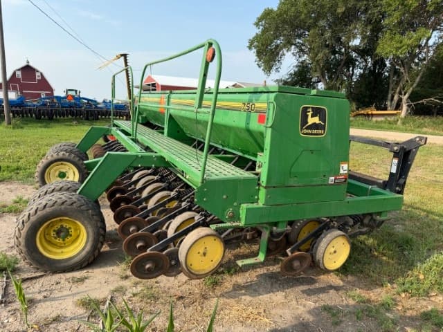 Image of John Deere 750 equipment image 2