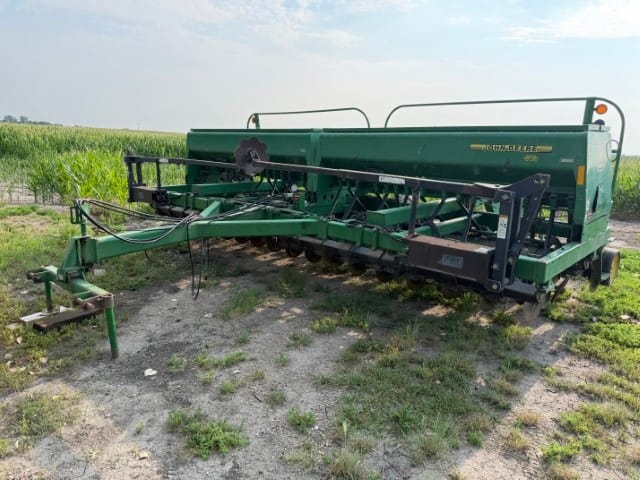 John Deere 750 Equipment Image0