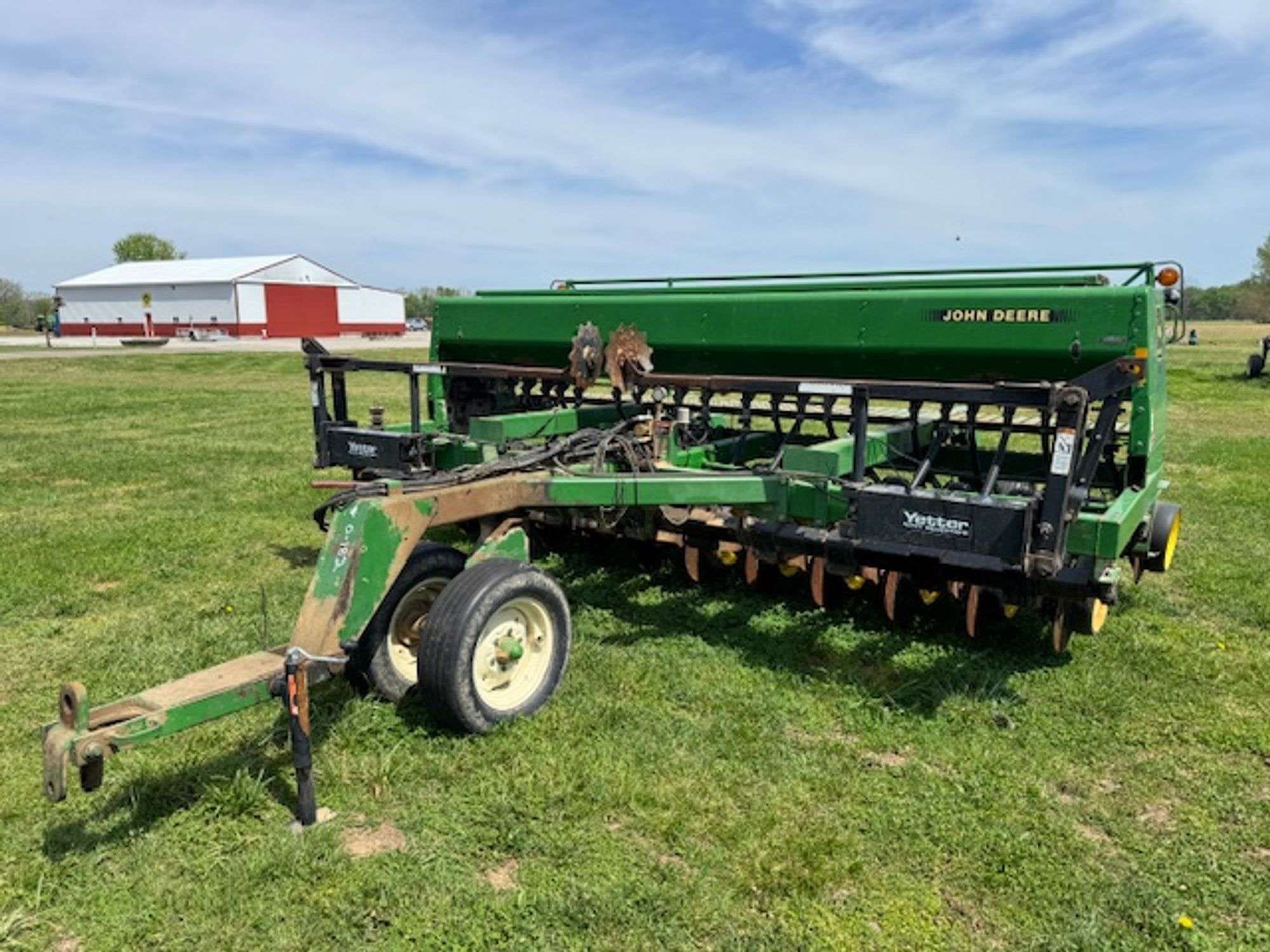 John Deere 750 Equipment Image0