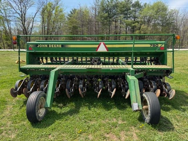 Image of John Deere 750 equipment image 2