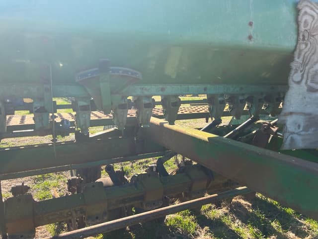 Image of John Deere 750 equipment image 1