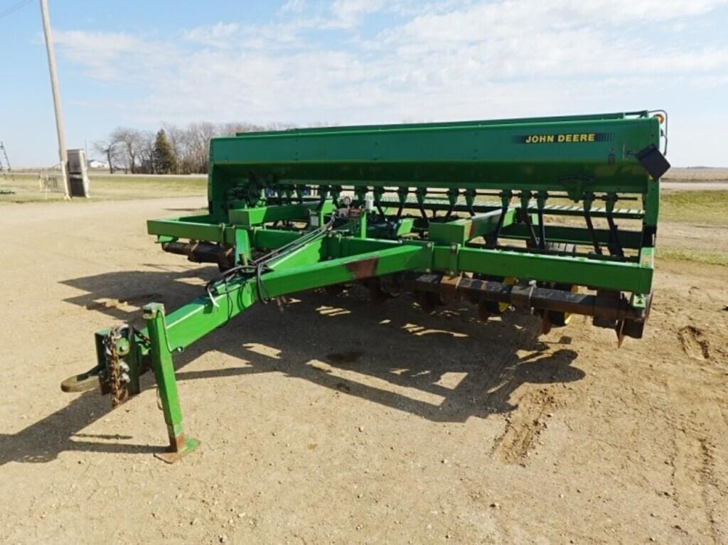 John Deere 750 Equipment Image0