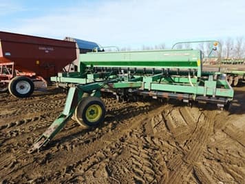 Main image John Deere 750