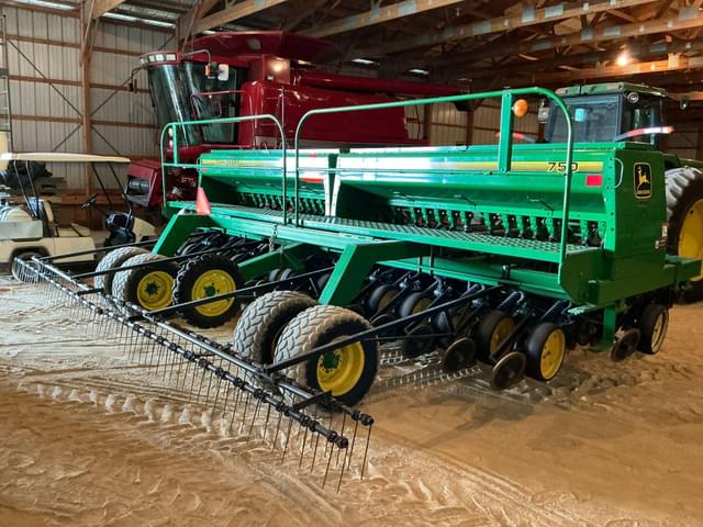 Image of John Deere 750 equipment image 2