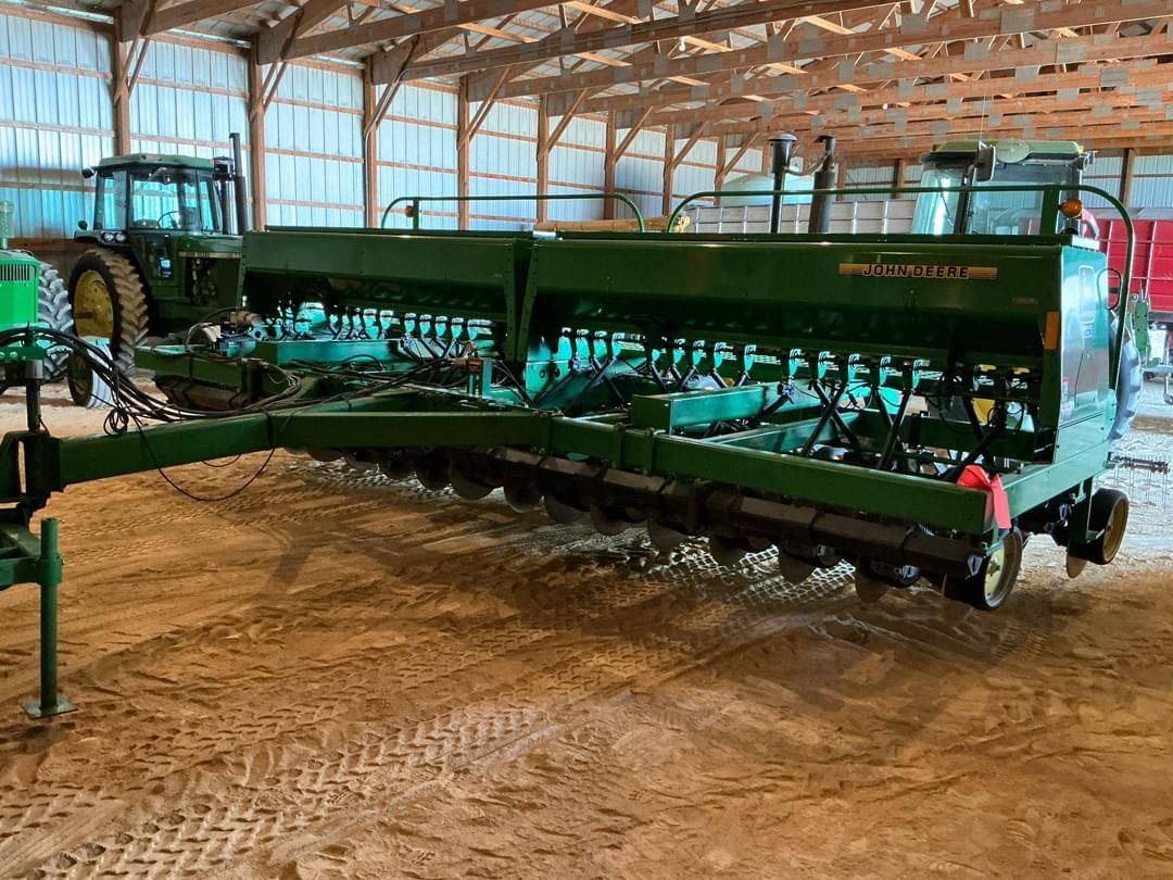 Image of John Deere 750 Primary image