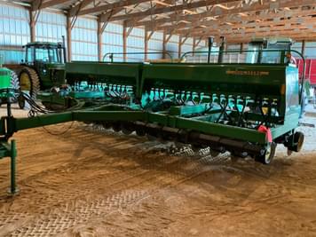 Main image John Deere 750