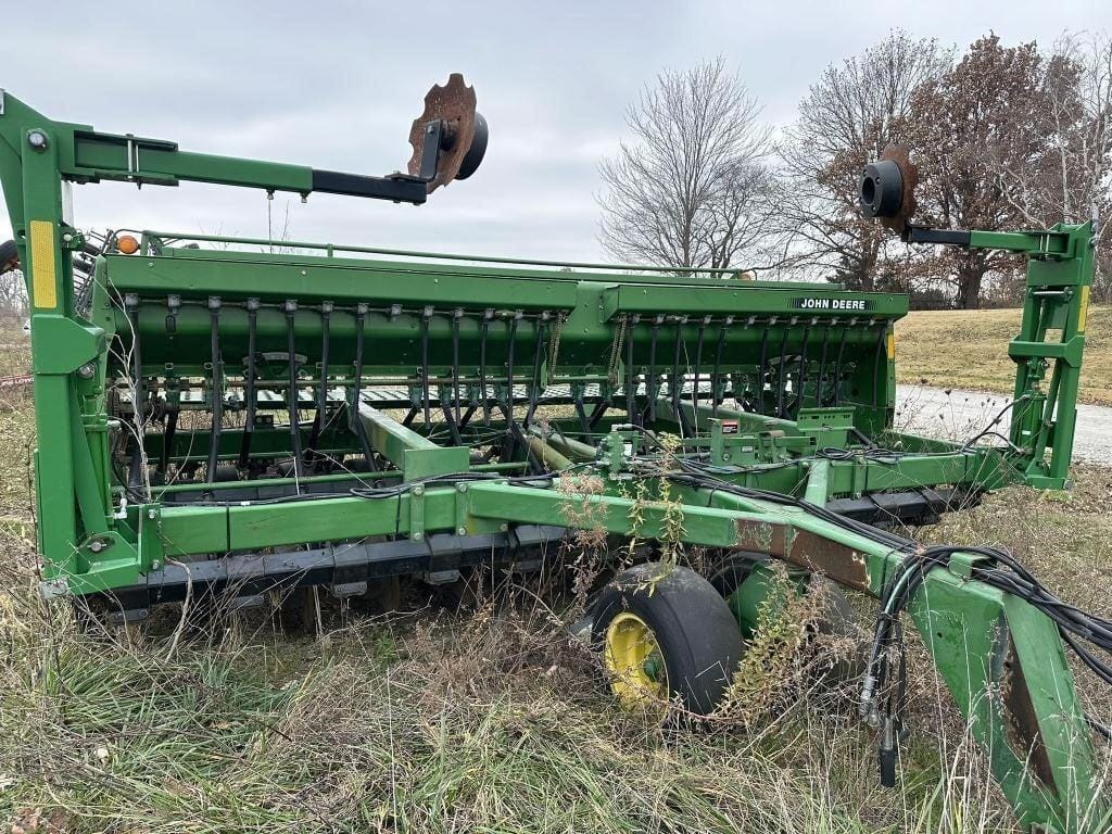 Main image John Deere 750