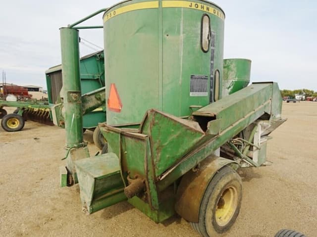 Image of John Deere 750 equipment image 1