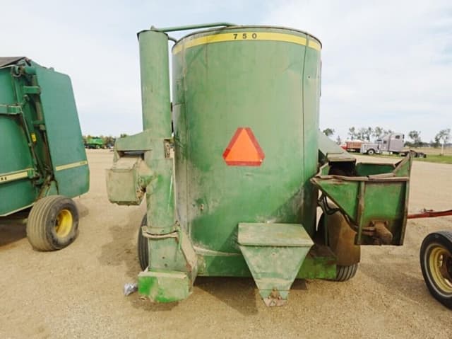 Image of John Deere 750 equipment image 2