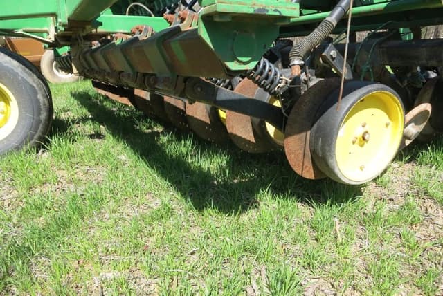 Image of John Deere 750 equipment image 4