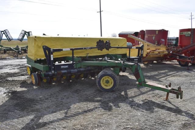 Image of John Deere 750 equipment image 1