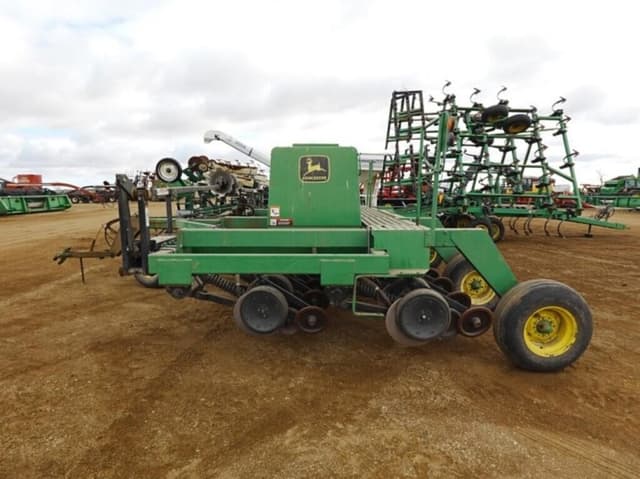 Image of John Deere 750 equipment image 3