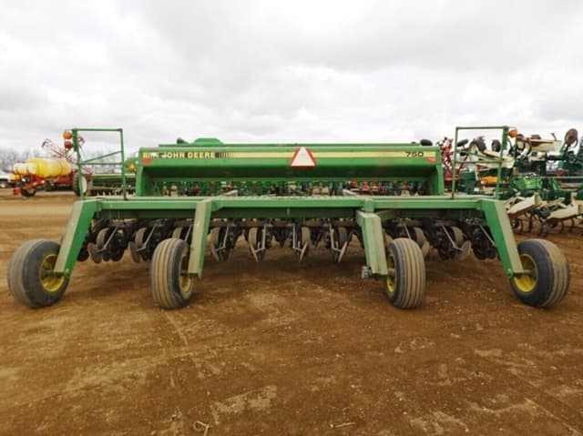 Image of John Deere 750 equipment image 2