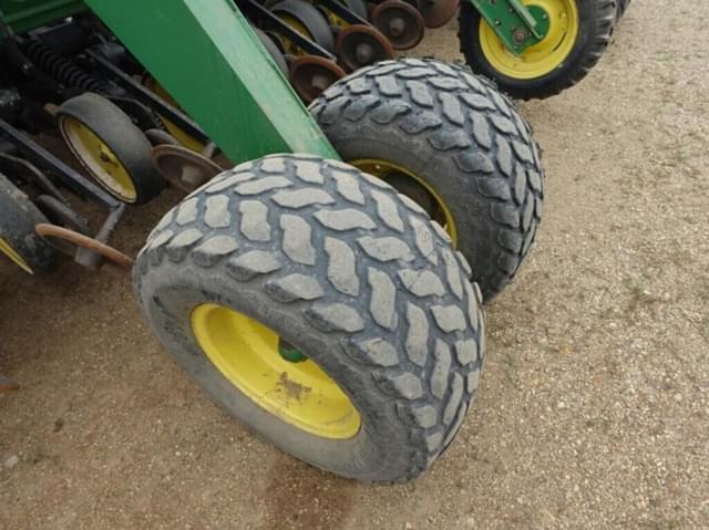 Image of John Deere 750 equipment image 4