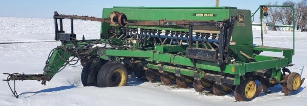 John Deere 750 Equipment Image0