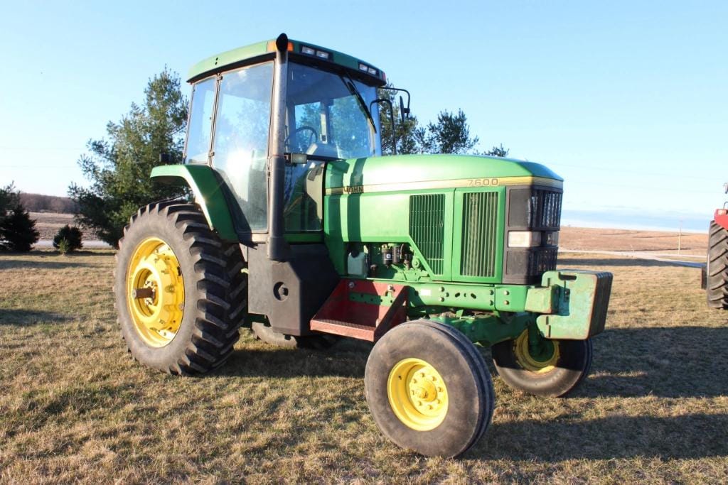 Main image John Deere 7600