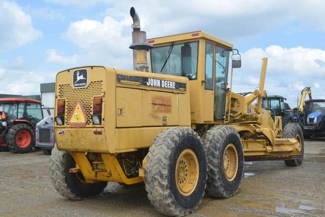 Image of John Deere 770BH equipment image 2