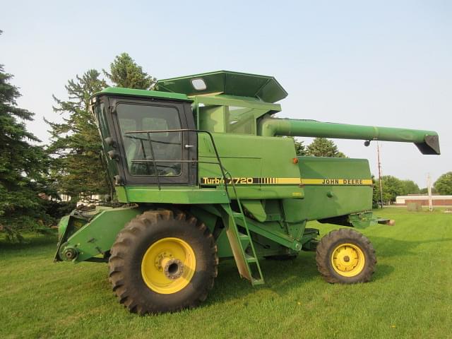 Image of John Deere 7720 equipment image 1