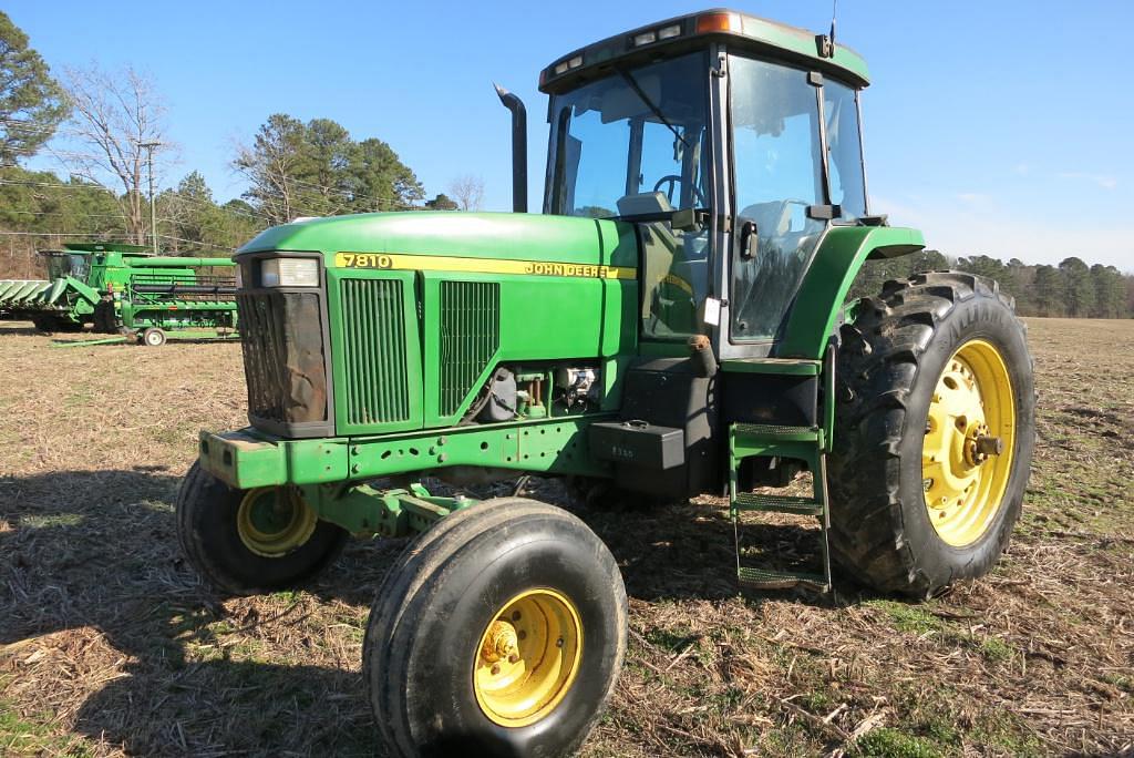 Image of John Deere 7810 Primary image