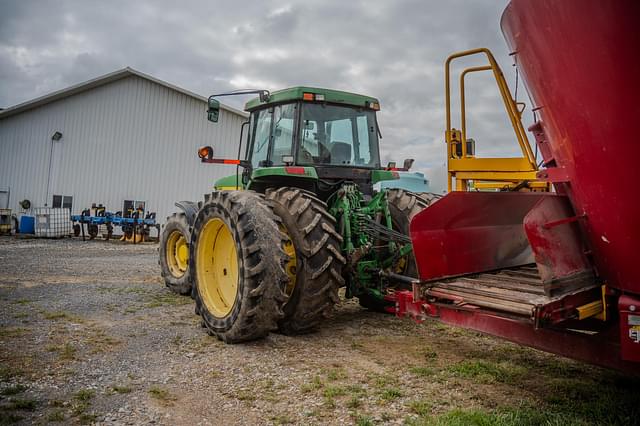 Image of John Deere 7810 equipment image 2