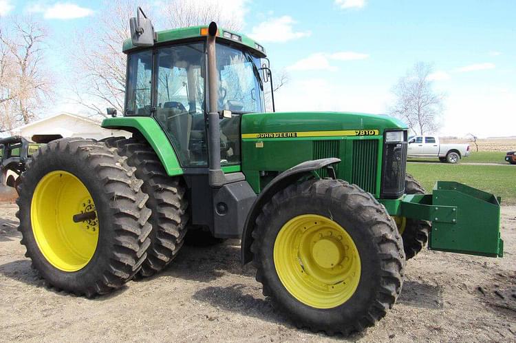 Main image John Deere 7810 3