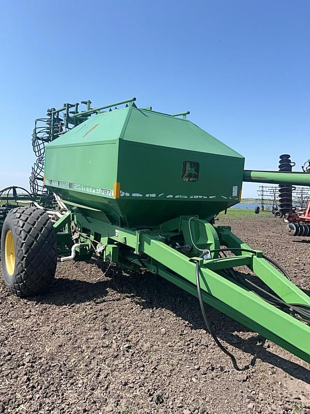 Image of John Deere 787 equipment image 2